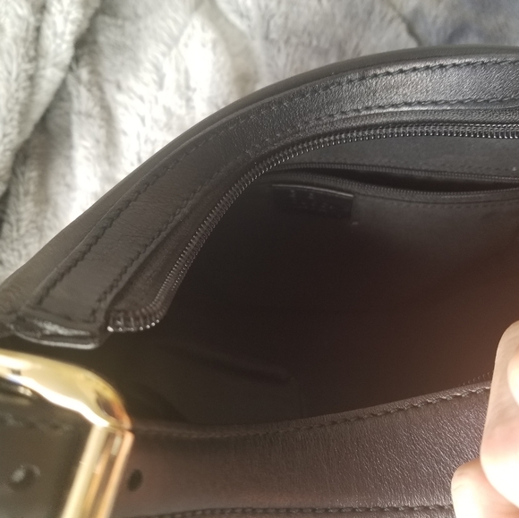 Black Gucci Horseshoe Leather Purse - Picture 10 of 15